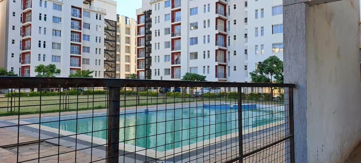 Premium 1BR compound