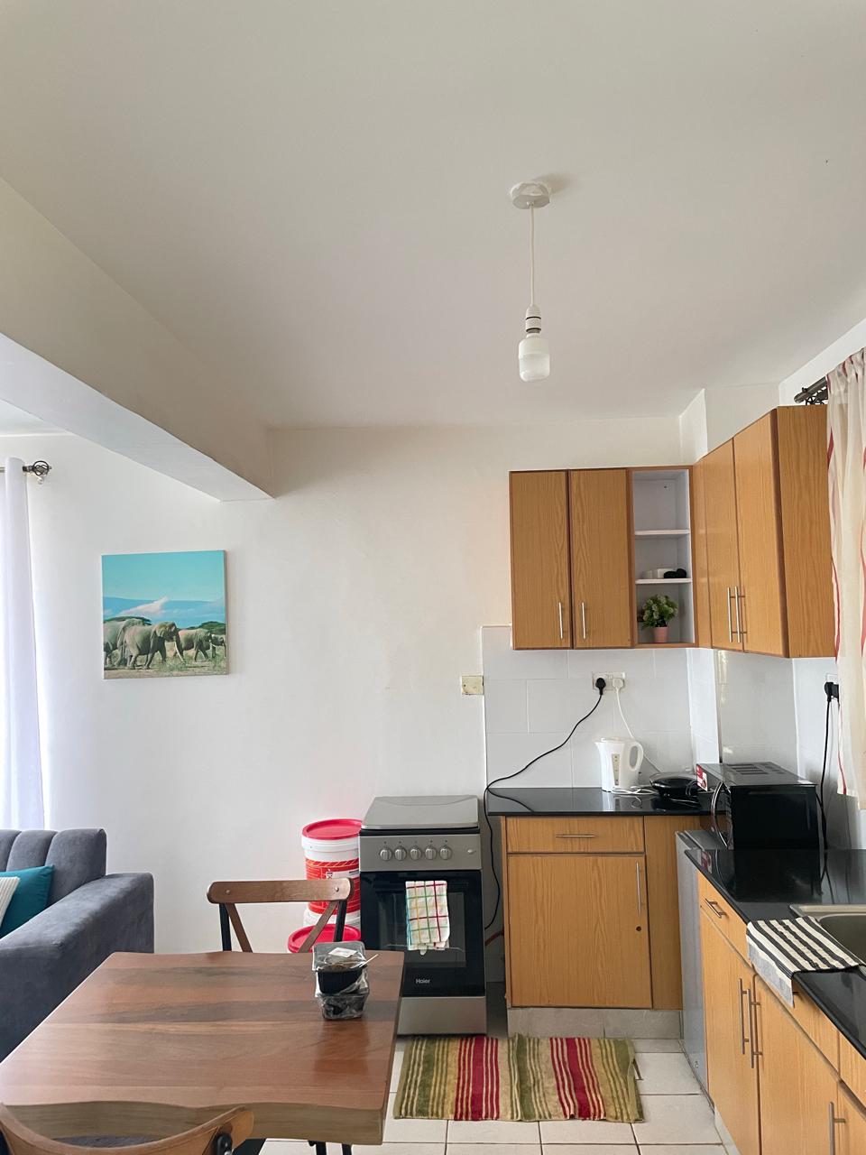 Chic 1BR kitchen